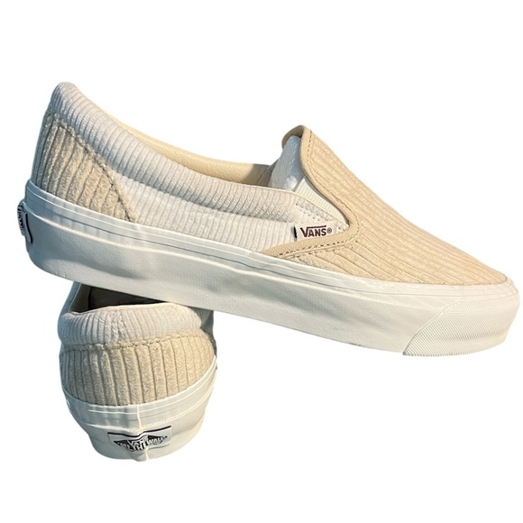VANS♦️CORDUROY SLIP-ON CASUAL SNEAKER - Picture 1 of 13